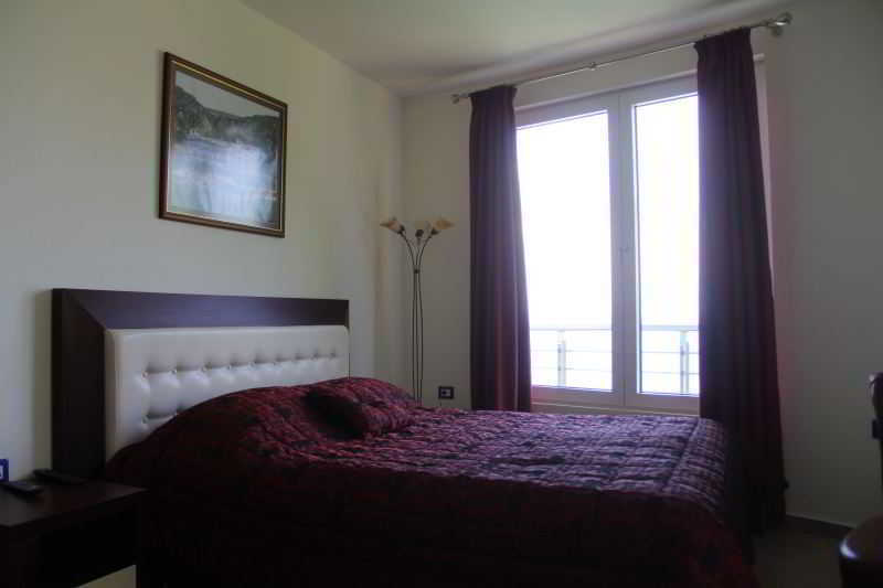 尼姆法酒店 Vlorë 外观 照片